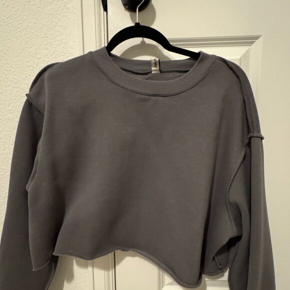 (Bundle) 7 Long Sleeve Top/Sweater (Sizes Small and Medium) - Picture 5 of 8